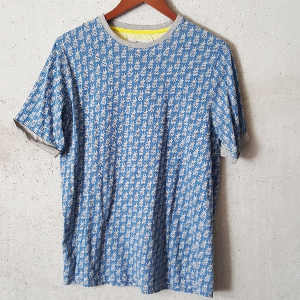 Native Code blue pineapple t shirt size m